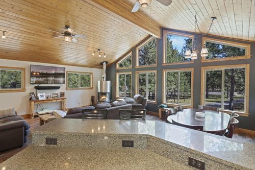 14590 Mountain View Loop, Sisters, OR, 97759-9878 | Card Image