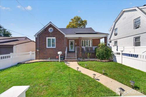 173 Liberty St, Fords, NJ, 08863-2039 | Card Image