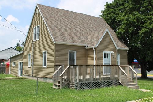 302 S Main St, Monticello, IA, 52310-1703 | Card Image