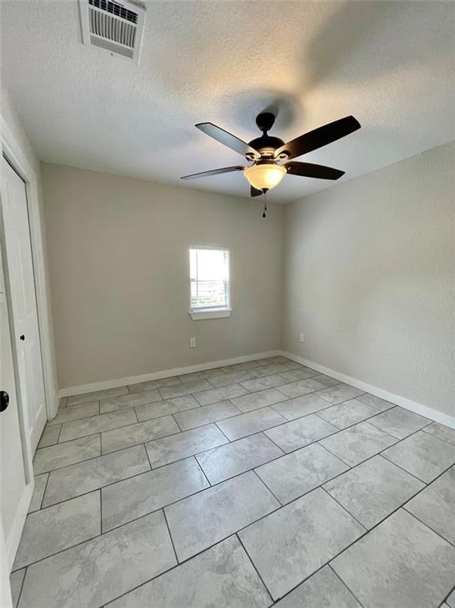 527 W 4 Th St, House other with 5 bedrooms, 3 bathrooms and null parking in Freeport TX | Image 27