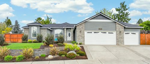 2711 Brookside Dr, Medford, OR, 97504-2166 | Card Image