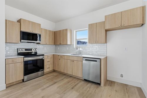 302 Kraus Ct, West Richland, WA, 99353-5584 | Card Image