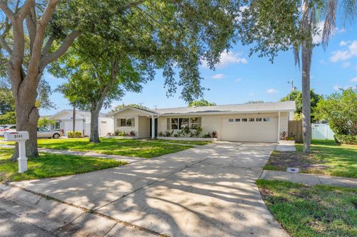 2441 Fairbanks Dr, Clearwater, FL, 33764-2811 | Card Image