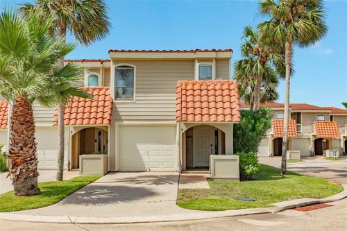 9D Dana Dr, Galveston, TX, 77554-7737 | Card Image