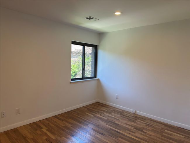 FIRST BEDROOM | Image 15