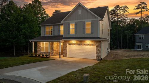 3869 12th Street Ct Ne, Hickory, NC, 28601-9668 | Card Image