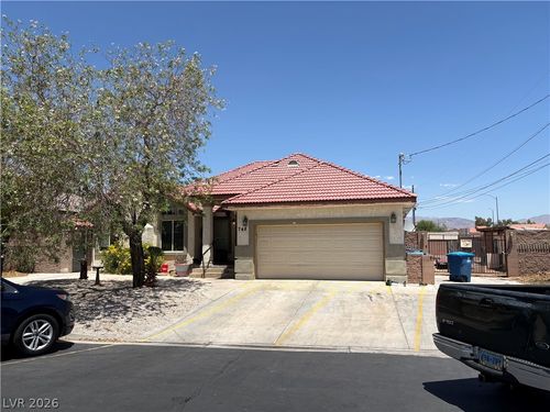 748 Stagecoach Ave, North Las Vegas, NV, 89081-3151 | Card Image