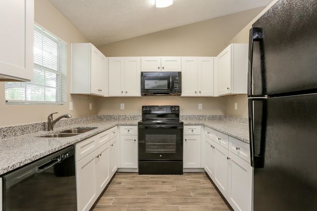 6401 Alford Cir, House other with 3 bedrooms, 3 bathrooms and null parking in Lithonia GA | Image 8