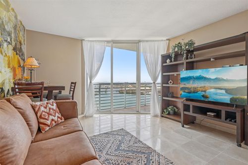 apt-2810-335 S Biscayne Blvd, Miami, FL, 33131-2350 | Card Image