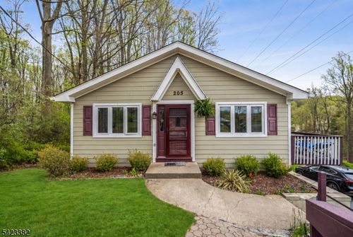 205 Old Center Grove Rd, Randolph, NJ, 07869 | Card Image