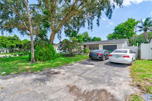 7636 Alhambra Blvd, Miramar, FL, 33023-5918 | Card Image