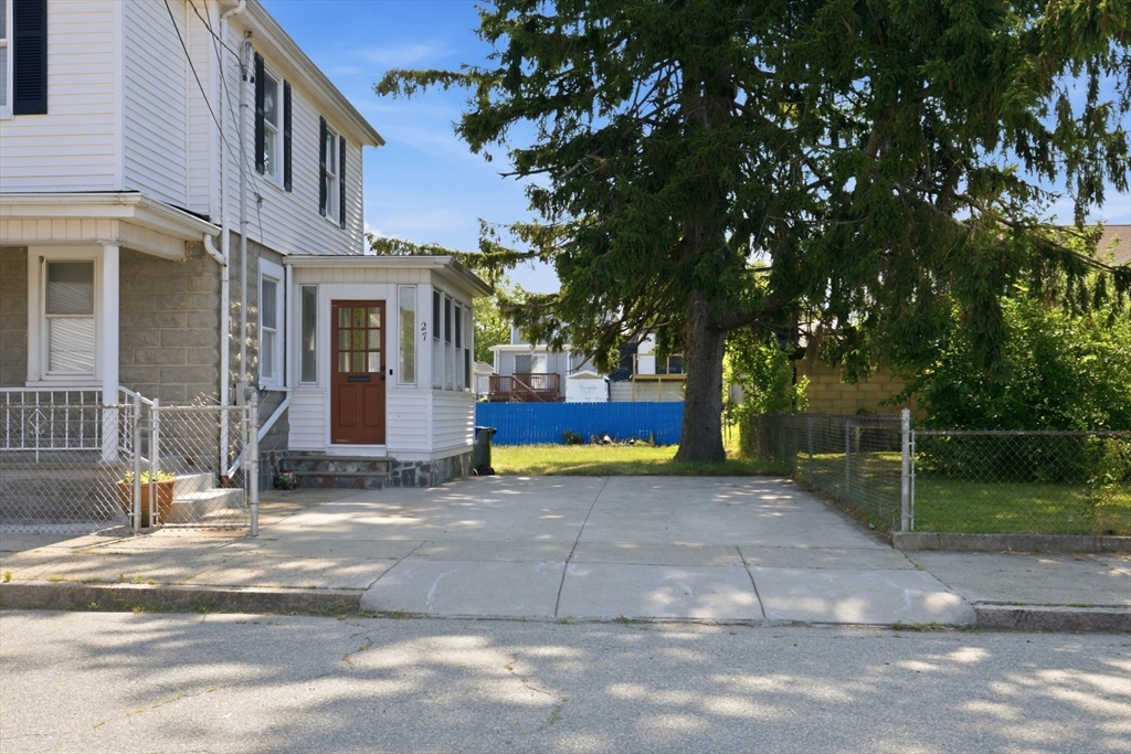 Residential in Fall River 4