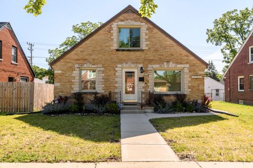 5122 N 65th St, Milwaukee, WI, 53218-4007 | Card Image