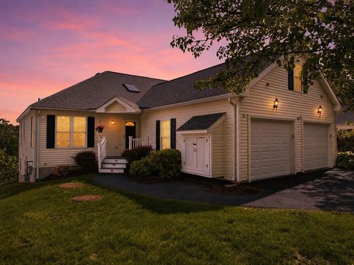 40-40 William Onthank Ln, Southborough, MA, 01772-1329 | Card Image