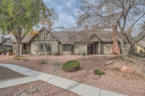 3954 Edgemoor Way, Las Vegas, NV, 89121-4842 | Card Image