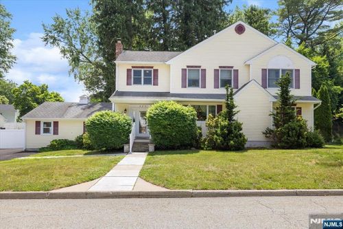583 Brookside Avenue, Oradell, NJ, 07649 | Card Image
