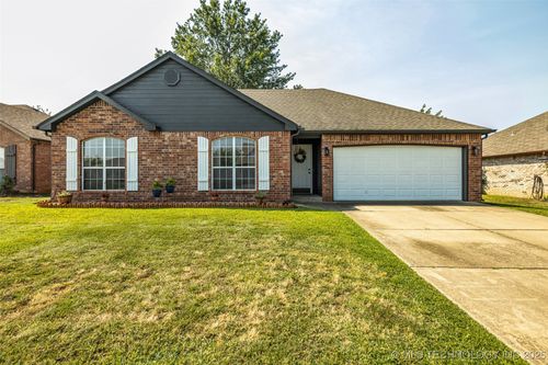 11006 E 119th St N, Collinsville, OK, 74021-5490 | Card Image