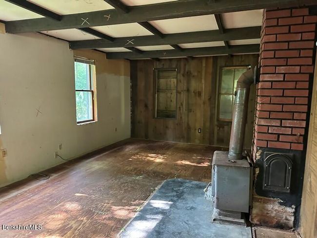 425 Barbour St, House other with 2 bedrooms, 1 bathrooms and 4 parking in North Adams MA | Image 9