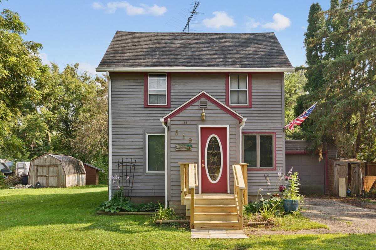 10th St, Faribault, MN 55021