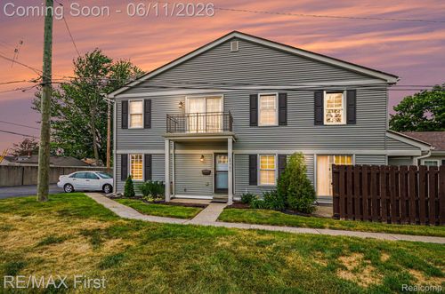 27701 Roy St, Saint Clair Shores, MI, 48081-1629 | Card Image