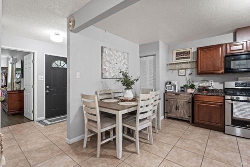 799 Sidnie Ct, Ukiah, CA, 95482-4085 | Card Image