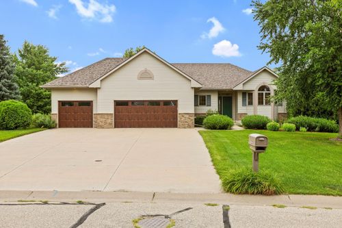 1073 Harvest Way, Lake City, MN, 55041-2218 | Card Image