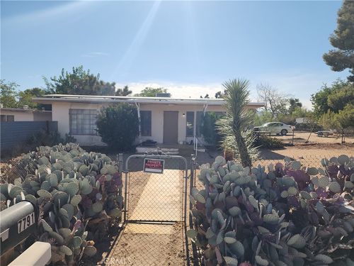 7791 Mariposa Trl, Yucca Valley, CA, 92284-3435 | Card Image