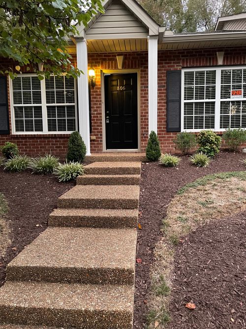 806 Cashmere Dr, Thompsons Station, TN, 37179-5369 | Card Image