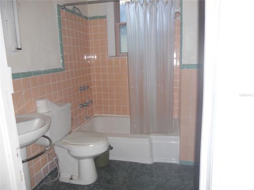 923 Nw 5th Ave, GAINESVILLE, FL, 32601-5079 | Card Image