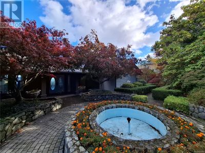 1380 Cloake Hill Rd, House other with 4 bedrooms, 4 bathrooms and 6 parking in North Saanich BC | Image 2