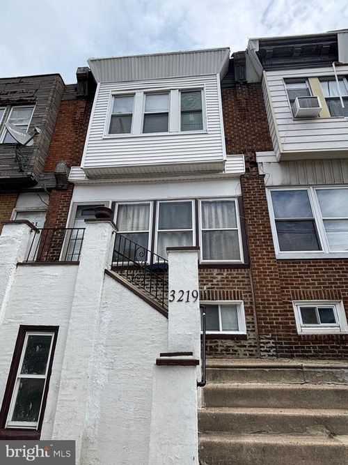 3219 N 29th St, PHILADELPHIA, PA, 19129-1801 | Card Image