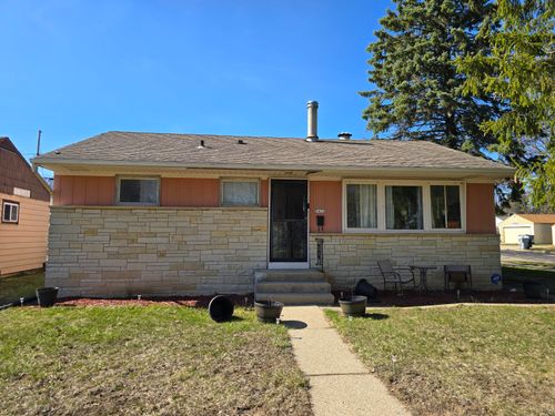 5471 N 74th St, Milwaukee, WI, 53218-2832 | Card Image