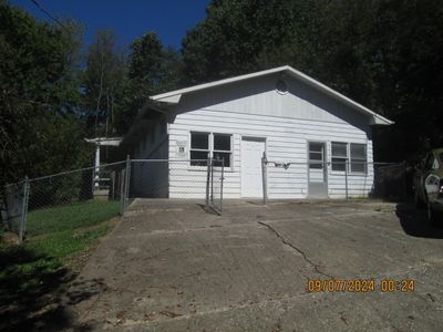 4394 Us 25, House other with 4 bedrooms, 2 bathrooms and null parking in Williamsburg KY | Image 1