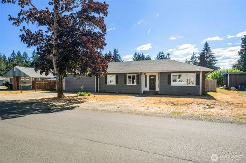2015 Adams St, Shelton, WA, 98584-4105 | Card Image