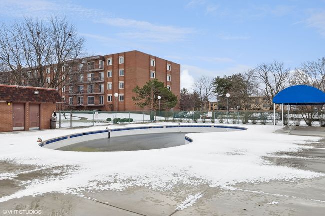 APT-407 - 8001 W Courte Dr, Condo with 2 bedrooms, 2 bathrooms and 1 parking in Niles IL | Image 14