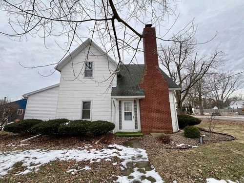 302 Dickson St, Sidell, IL, 61876-1076 | Card Image