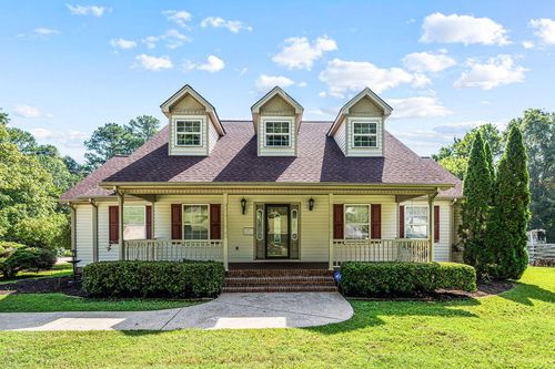 221 Dailey Hill Cir, Ringgold, GA, 30736-8157 | Card Image