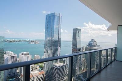 4603 - 1300 S Miami Ave, Condo with 1 bedrooms, 2 bathrooms and null parking in Miami FL | Image 1