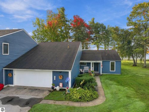 4-107 N Shore Dr W, Cadillac, MI, 49601-9285 | Card Image