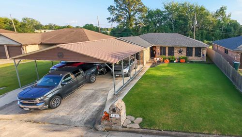 9485 Landis Dr, Beaumont, TX, 77707-1152 | Card Image