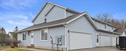 1-501 Slinger Road, Slinger, WI, 53086 | Card Image