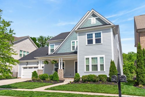 140 Ashington Cir, Hendersonville, TN, 37075-1476 | Card Image