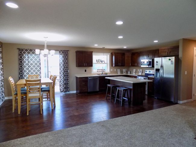 Kitchen and dining area | Image 8