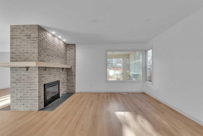 116 Strathcona Close Sw, House other with 4 bedrooms, 4 bathrooms and 4 parking in Calgary AB | Image 7