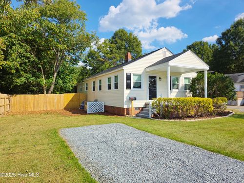 305 N 10th St, Erwin, NC, 28339-1501 | Card Image