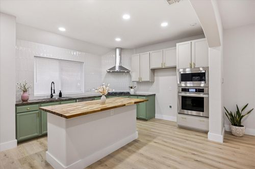 12624 Twisted Briar Ln, Austin, TX, 78729-4569 | Card Image