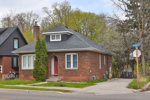 311 Queen St S, Mississauga, ON, L5M1L9 | Card Image