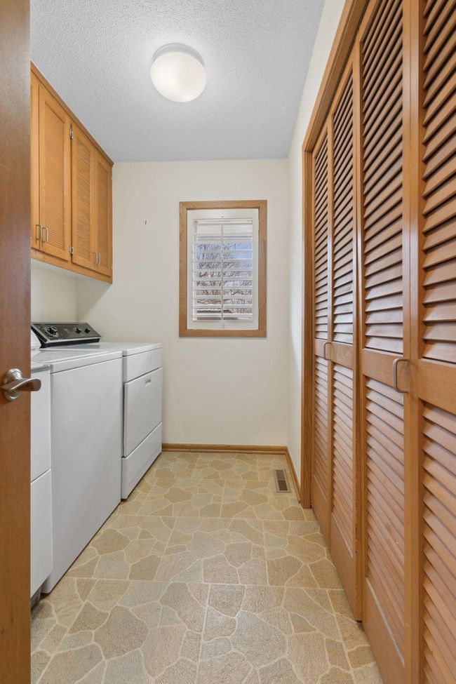 Main floor laundry room | Image 12