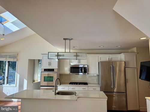 8233 Fairview Rd, ELKINS PARK, PA, 19027-2139 | Card Image