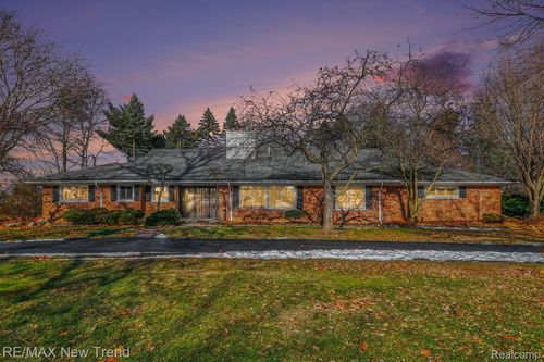 1227 Lenox Rd, Bloomfield Hills, MI, 48304-2025 | Card Image